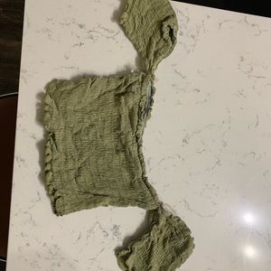 Short sleeve crop top